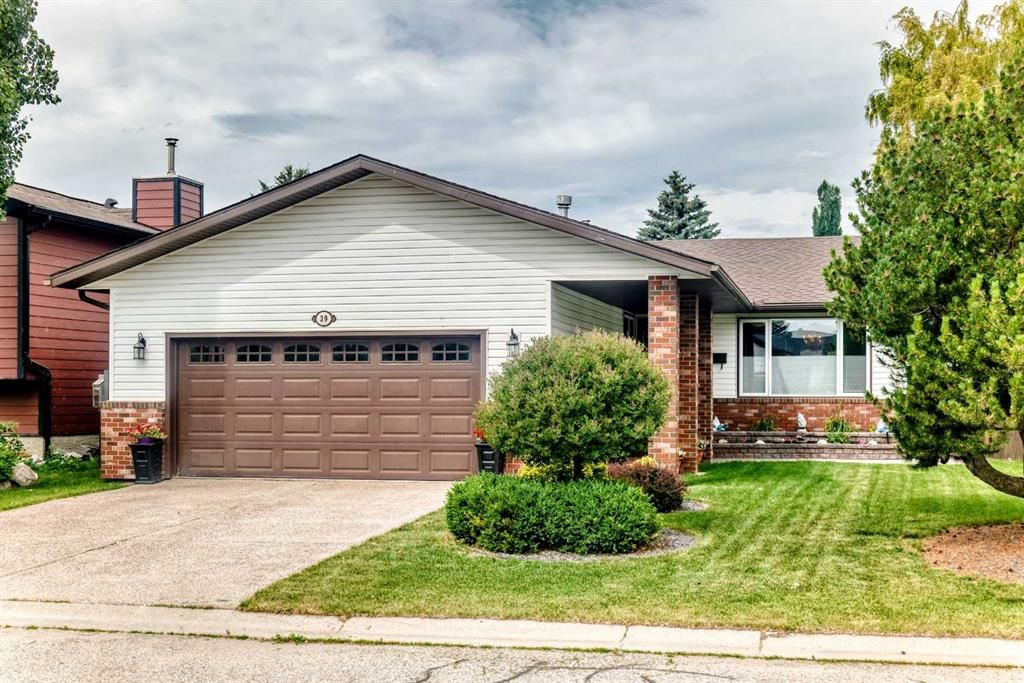 39 Deer Run Place SE, Calgary — recently sold home