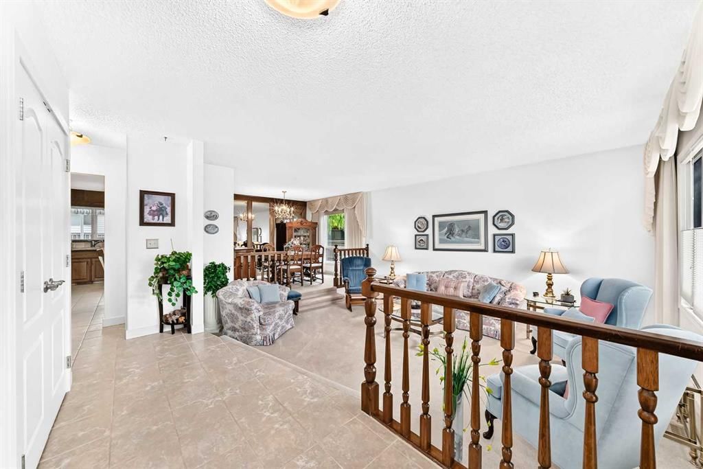 39 Deer Run Place SE, Calgary — photo 5 of 45