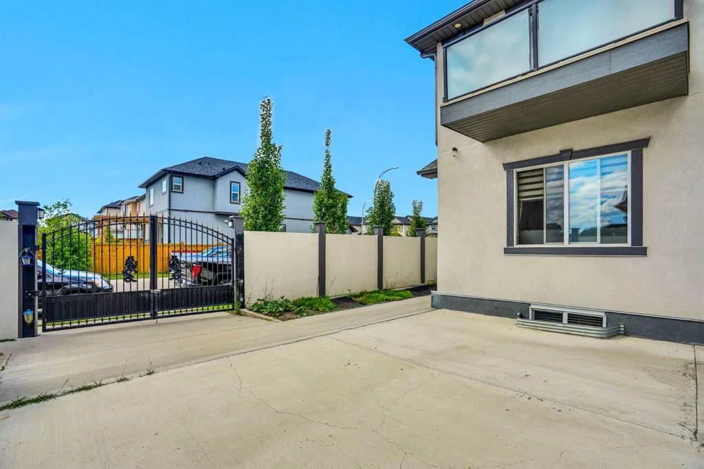 332 Saddlemont Boulevard NE, Calgary — photo 3 of 43