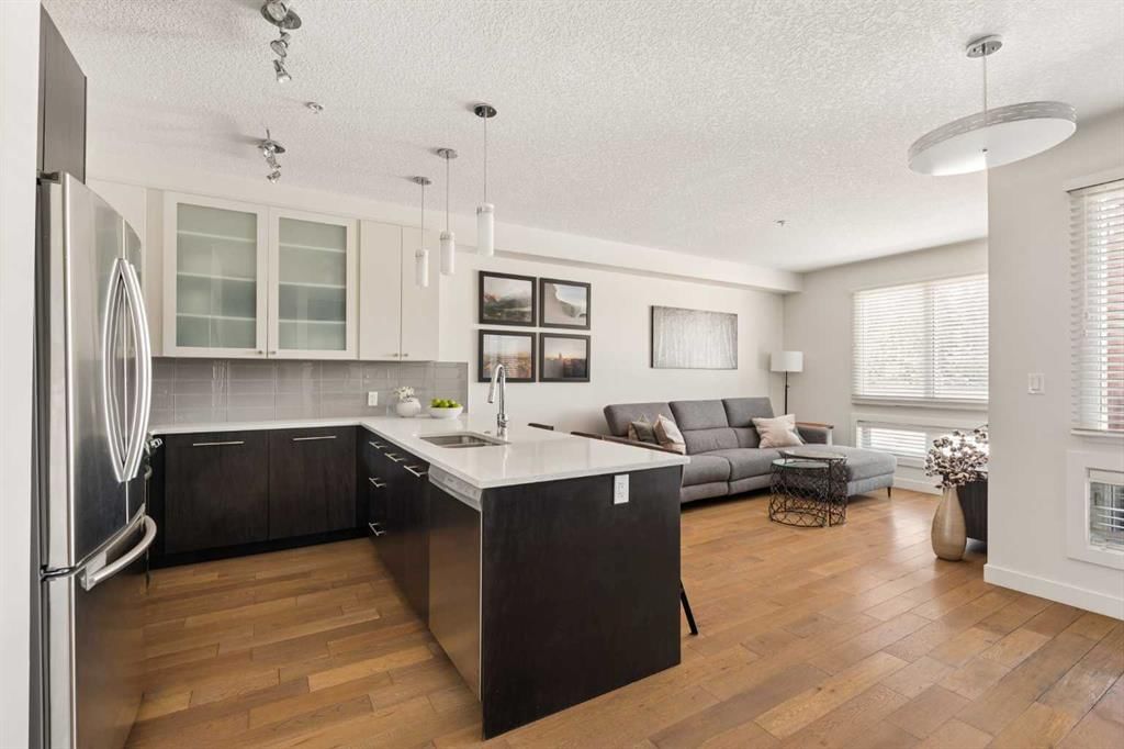 404, 836 Royal Avenue SW, Calgary — photo 2 of 28