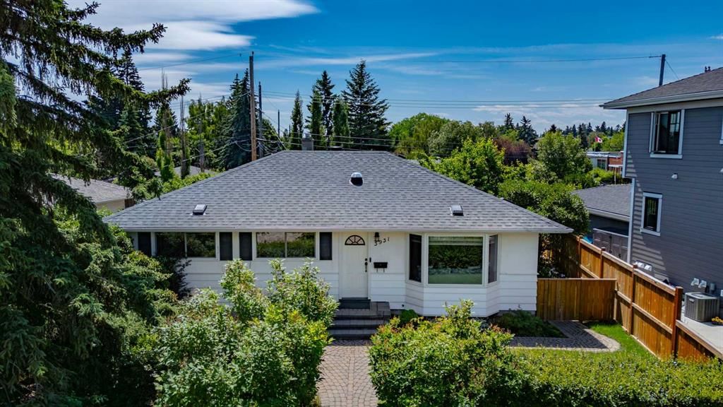 3931 23 Avenue SW, Calgary — main listing photo