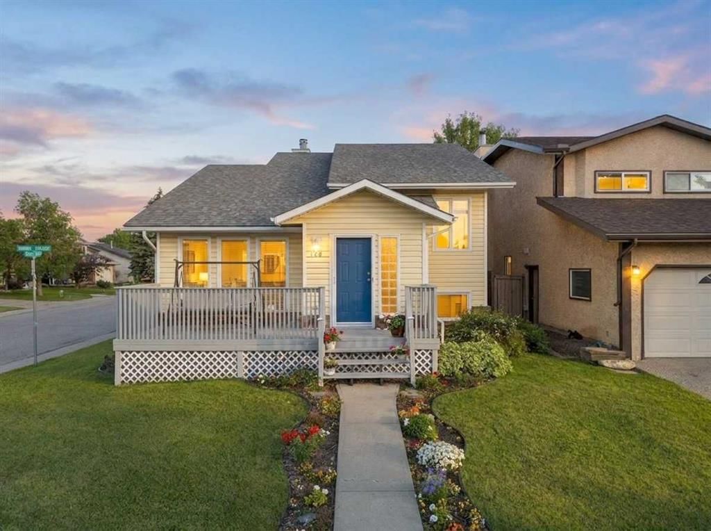 128 Sunvale Crescent SE, Calgary — main listing photo