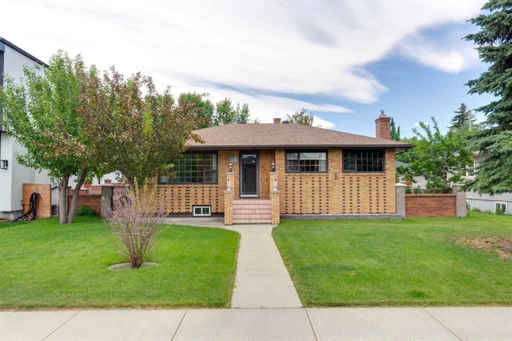 47 Montrose Crescent NE, Calgary — main listing photo