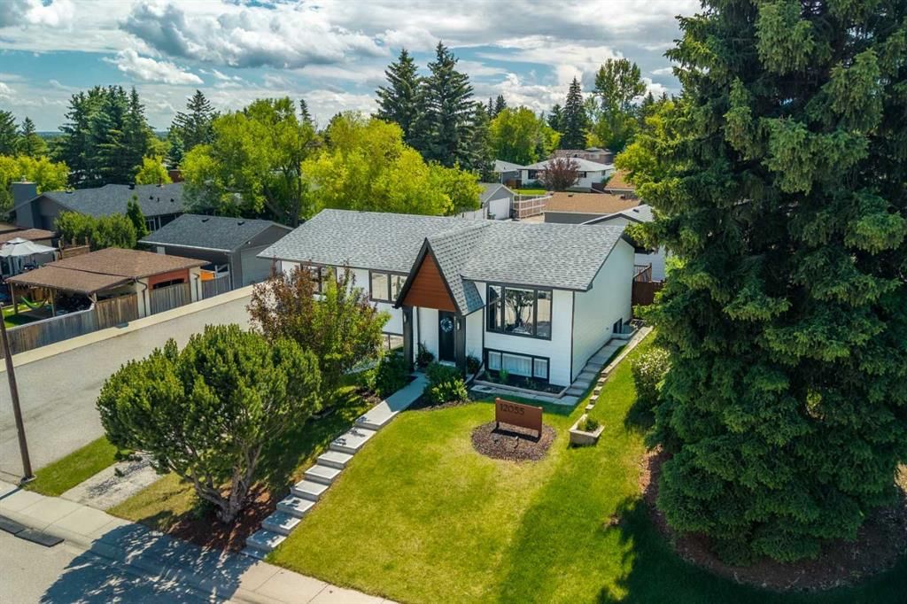 12055 Canaveral Road SW, Calgary — photo 2 of 38