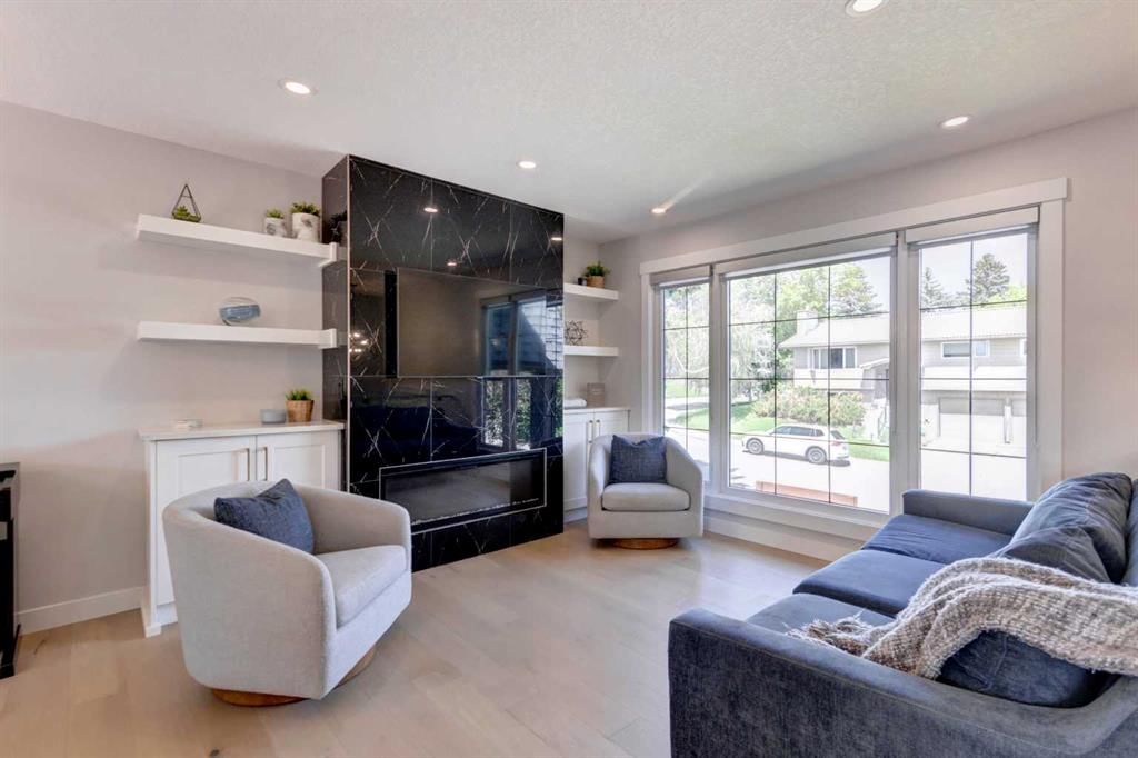 12055 Canaveral Road SW, Calgary — photo 4 of 38