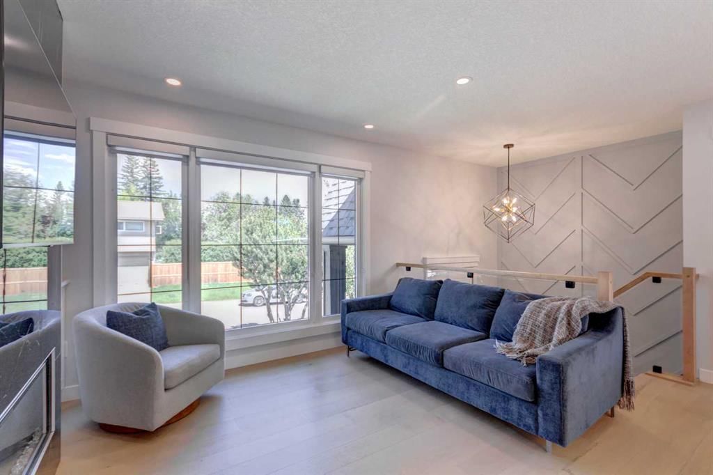 12055 Canaveral Road SW, Calgary — photo 5 of 38