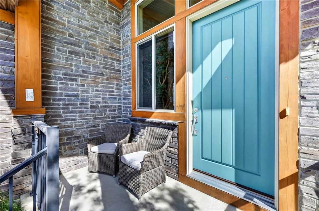 295 Tremblant Way SW, Calgary — photo 2 of 50