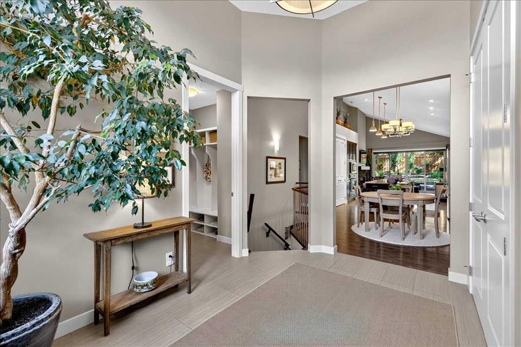 295 Tremblant Way SW, Calgary — photo 3 of 50
