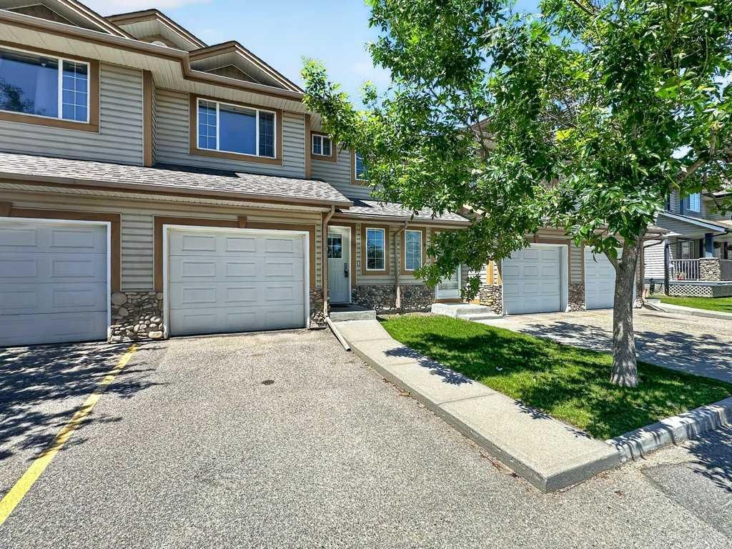 39 Citadel Point NW, Calgary — main listing photo