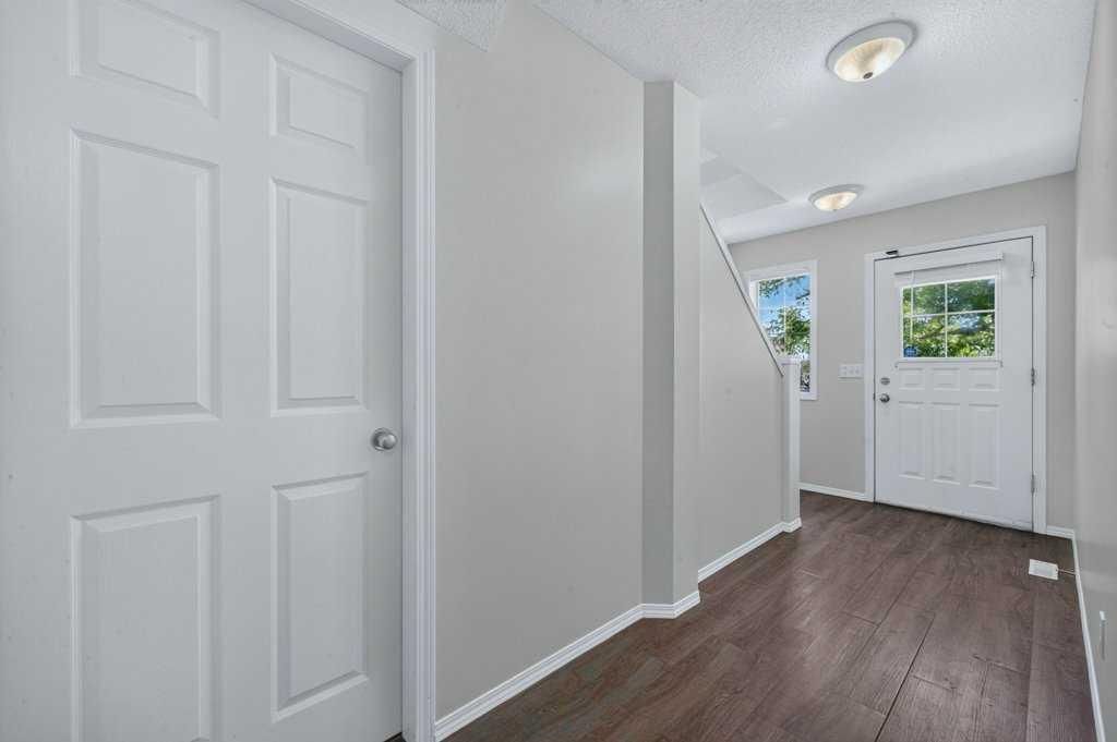 39 Citadel Point NW, Calgary — photo 3 of 42