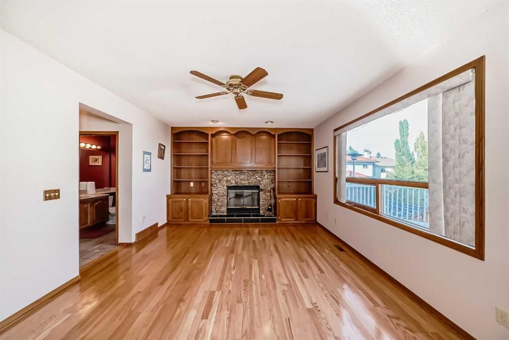 183 Christie Park Hill SW, Calgary — photo 2 of 26
