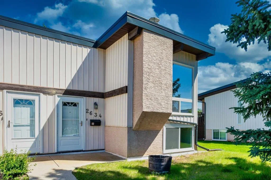 2634 Oakmoor Drive SW, Calgary — photo 3 of 12