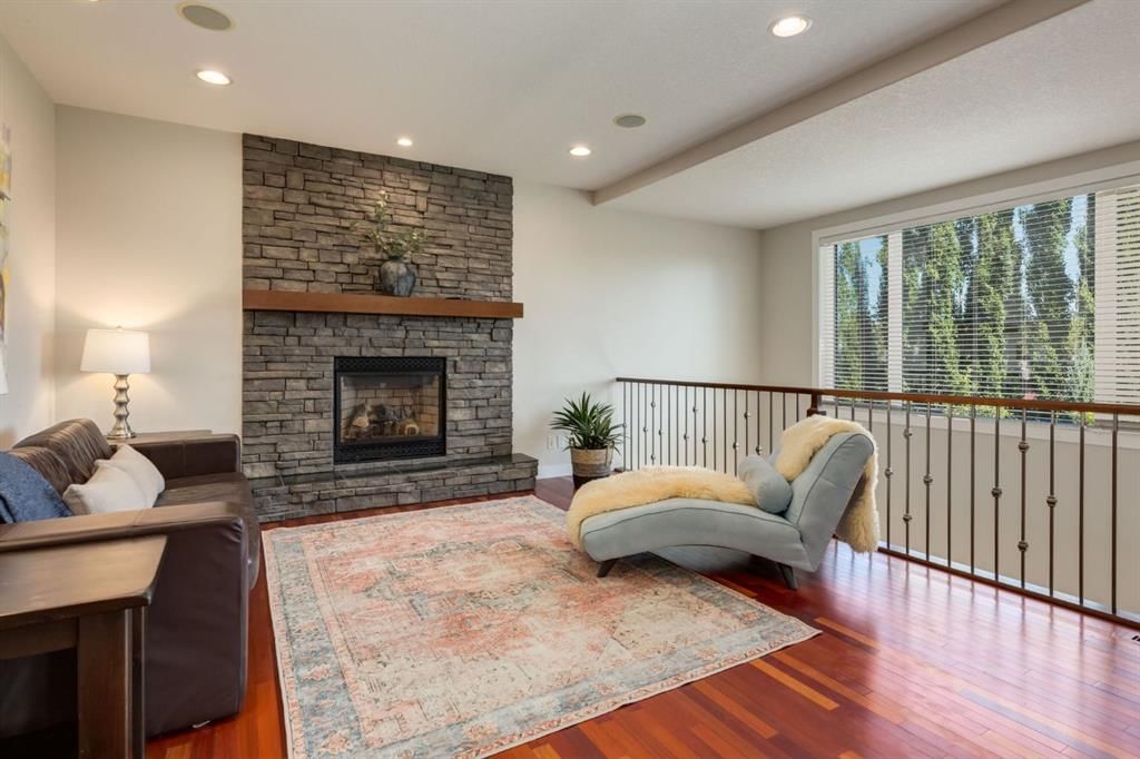 52 Valley Woods Way NW, Calgary — photo 2 of 44