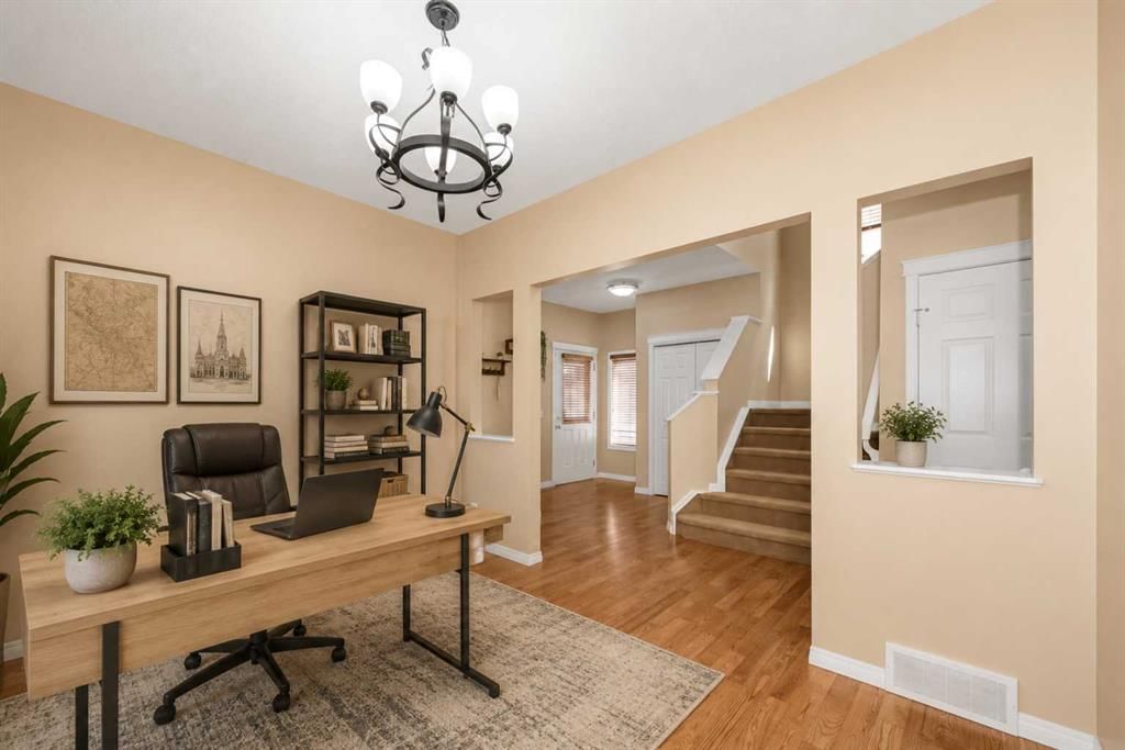253 Bridleridge View SW, Calgary — photo 2 of 17