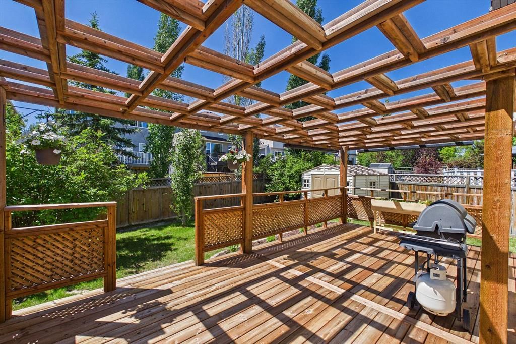 331 Bridlewood Circle SW, Calgary — photo 3 of 49