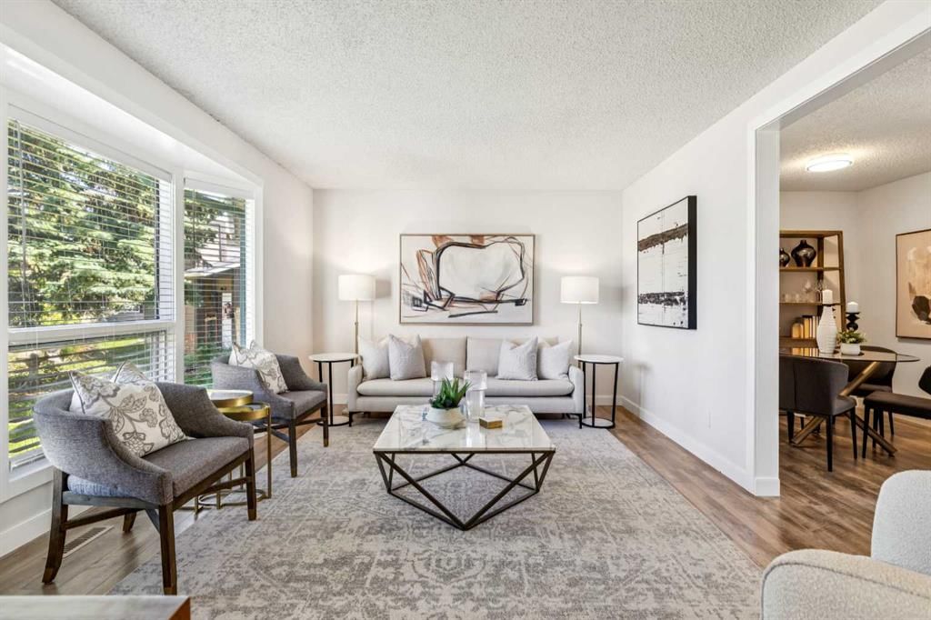 31 Sunvale Court SE, Calgary — photo 3 of 36