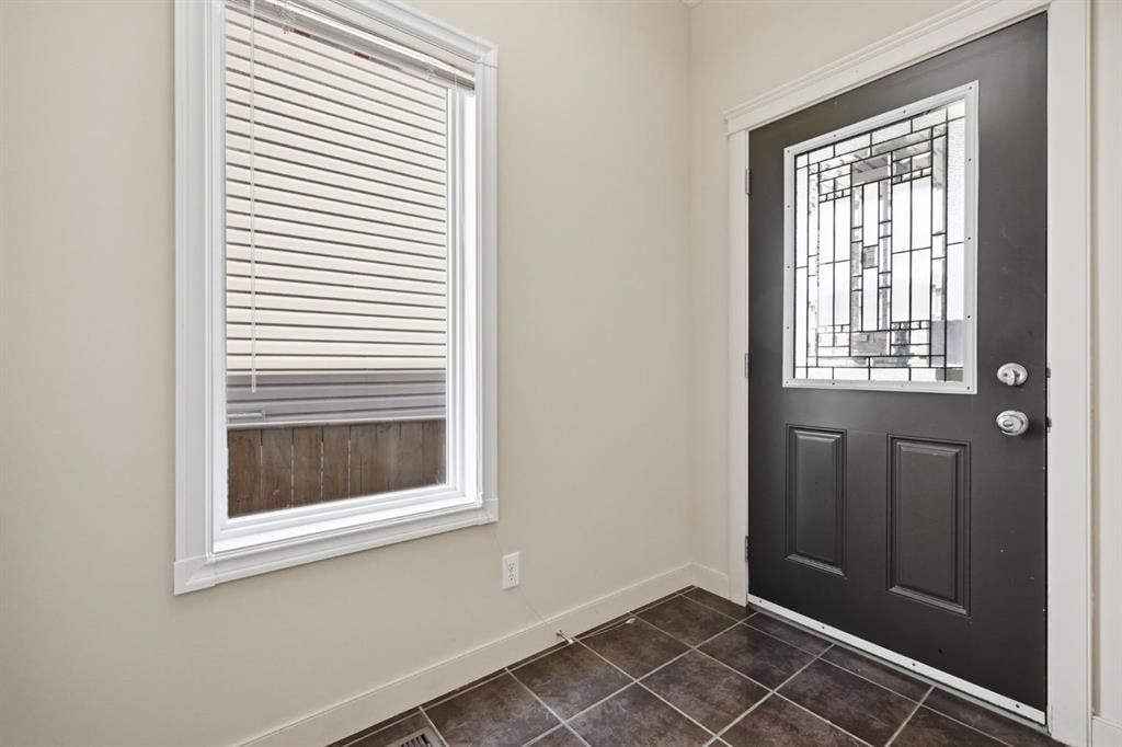 6 Evanspark Manor NW, Calgary — photo 4 of 50