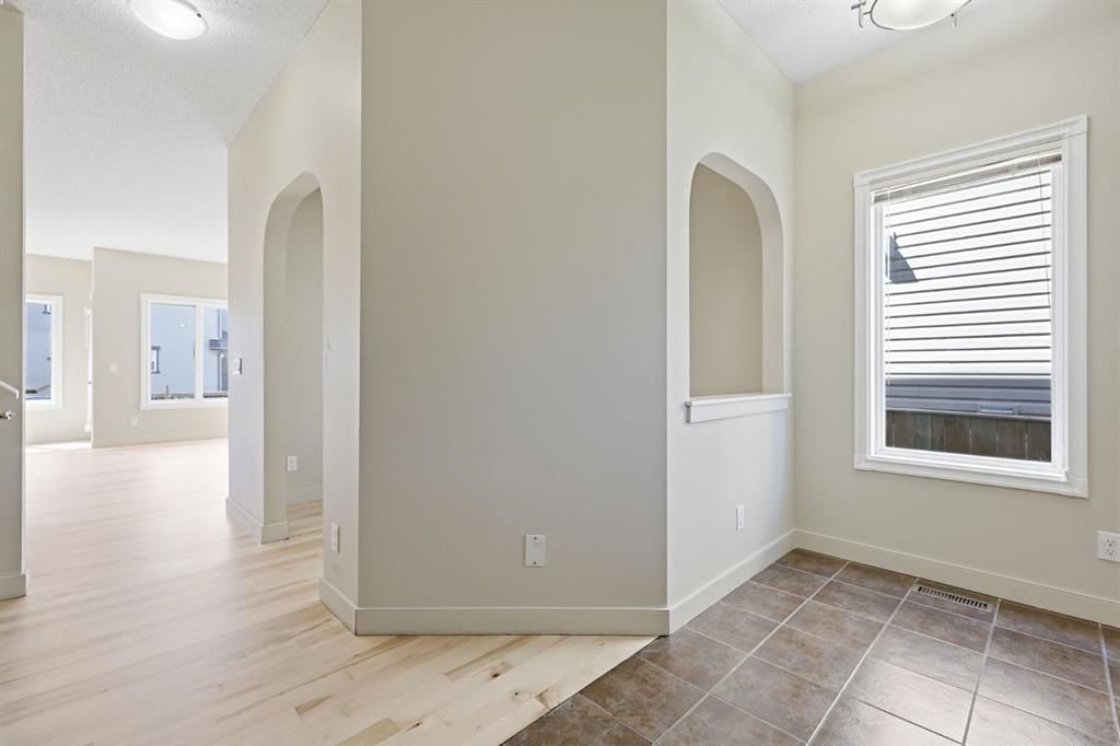 6 Evanspark Manor NW, Calgary — photo 5 of 50
