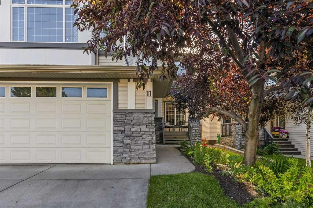 11 Chapala Square SE, Calgary — photo 3 of 47
