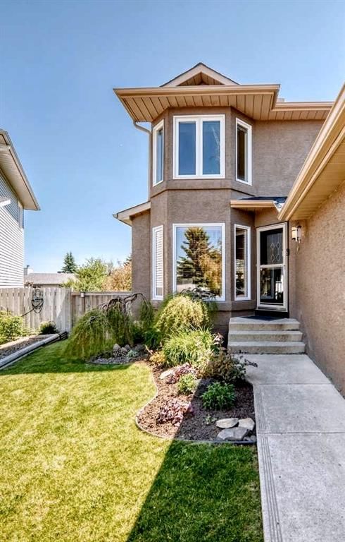 21 Shawbrooke Bay SW, Calgary — photo 5 of 39