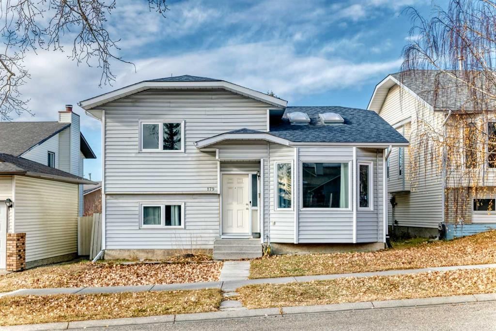 179 Hawkwood Boulevard NW, Calgary — main listing photo