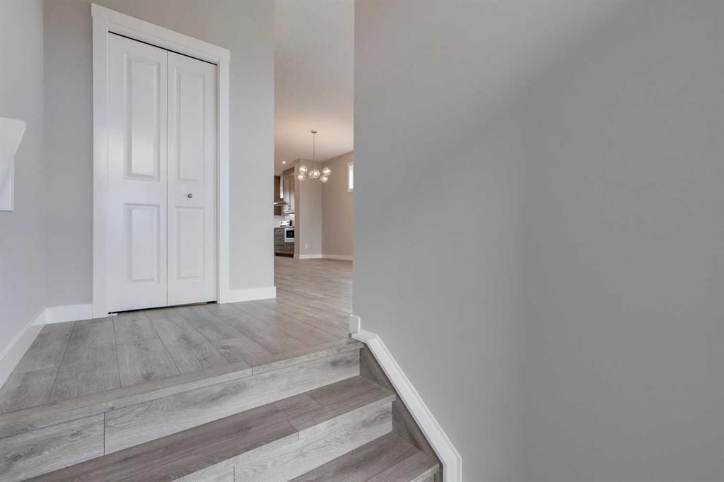 306 Haskayne Drive NW, Calgary — photo 2 of 32
