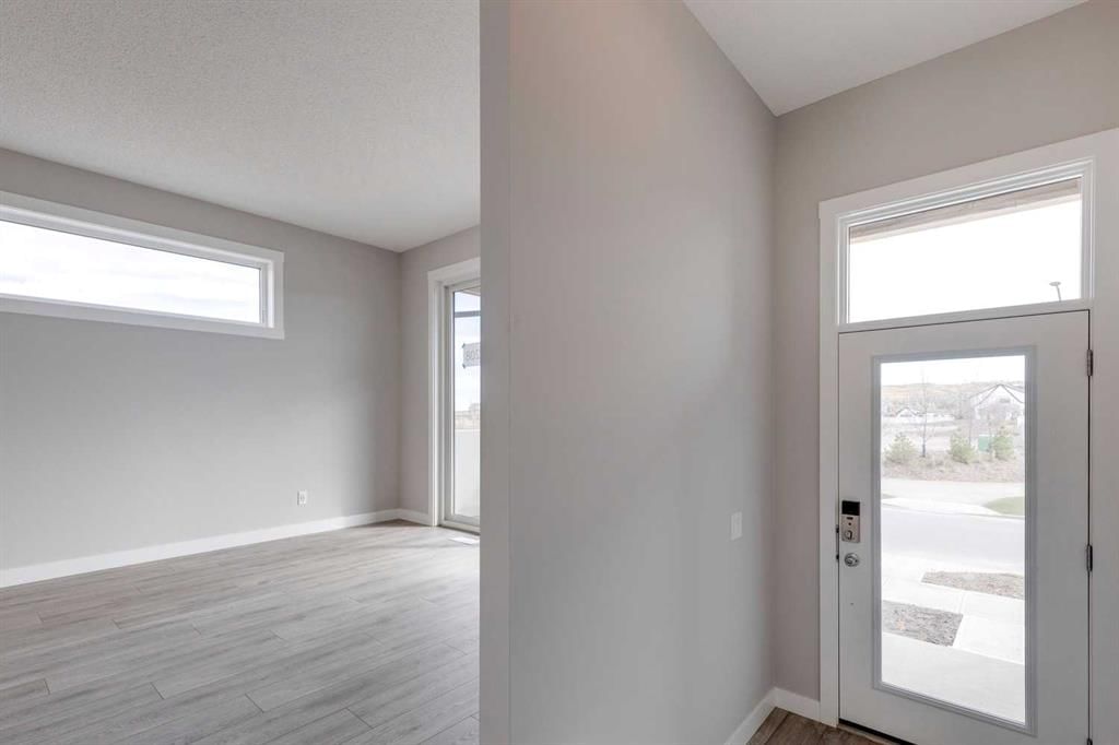 306 Haskayne Drive NW, Calgary — photo 3 of 32