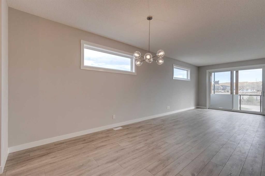 306 Haskayne Drive NW, Calgary — photo 5 of 32
