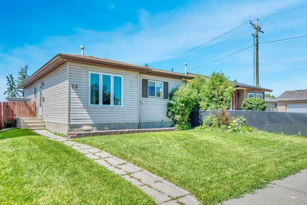 23 Abbercove Road SE, Calgary — photo 2 of 39