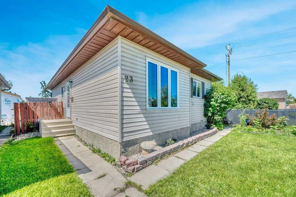 23 Abbercove Road SE, Calgary — photo 4 of 39