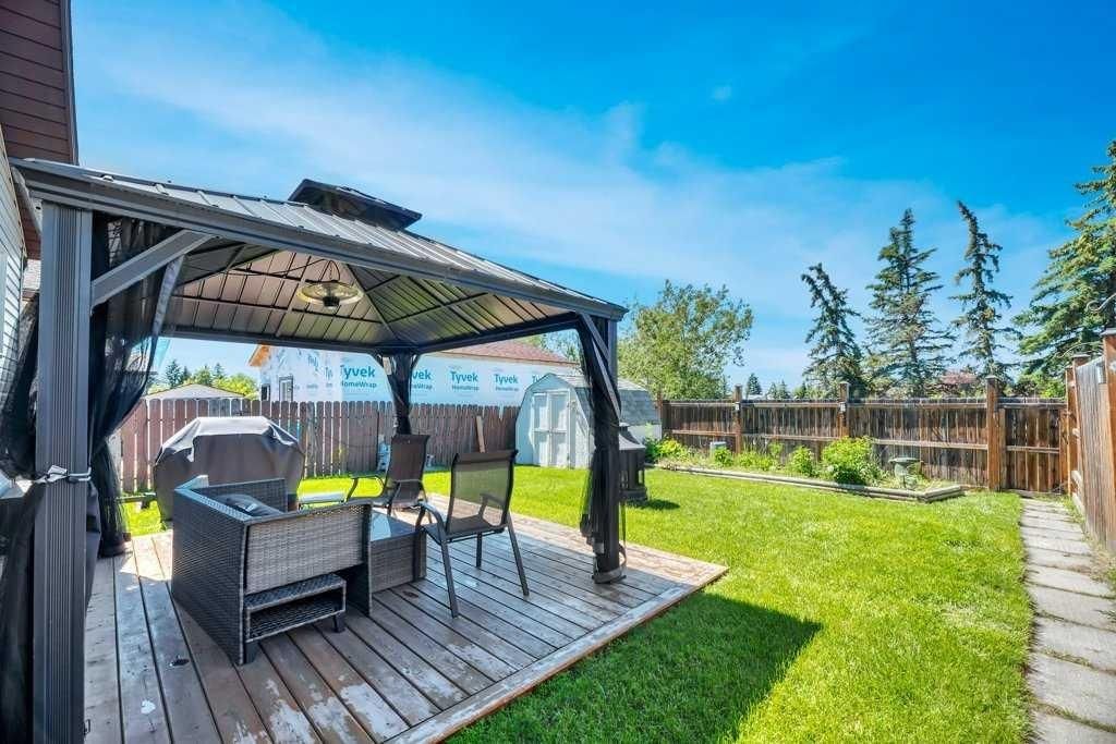 23 Abbercove Road SE, Calgary — photo 5 of 39