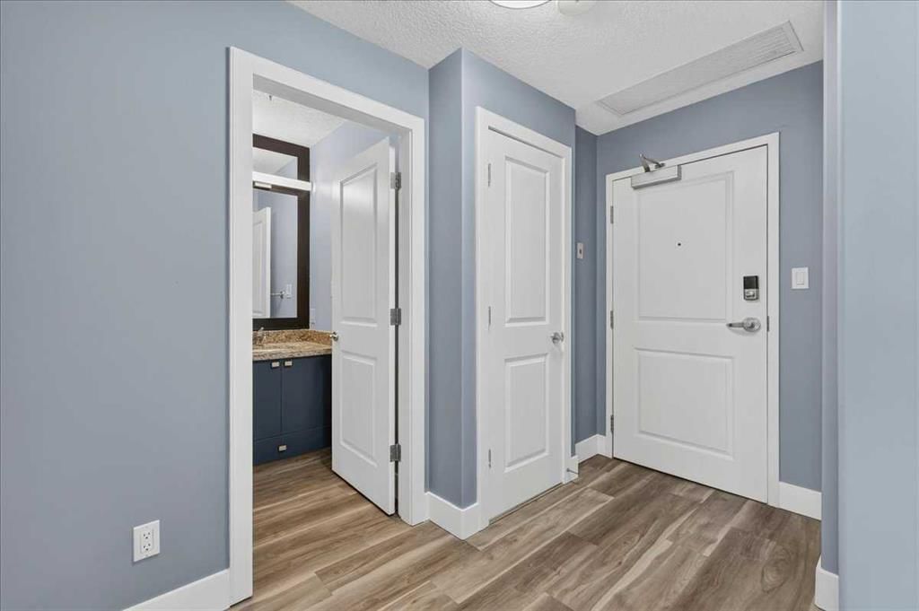 801, 77 Spruce Place SW, Calgary — photo 5 of 49