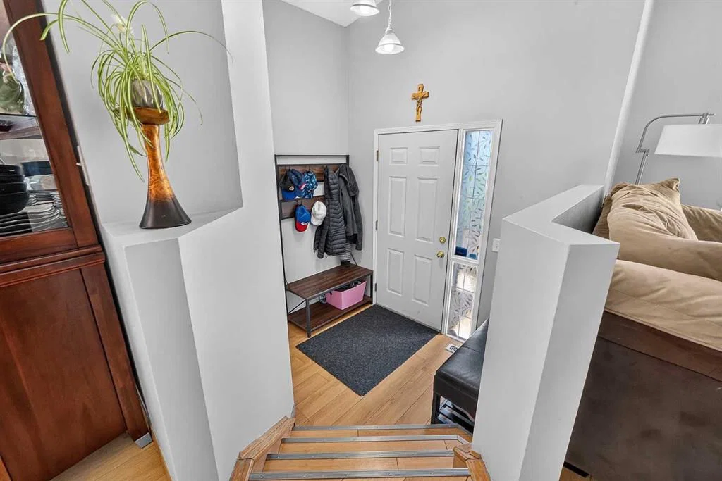 173 Martin Crossing Crescent NE, Calgary — photo 3 of 37