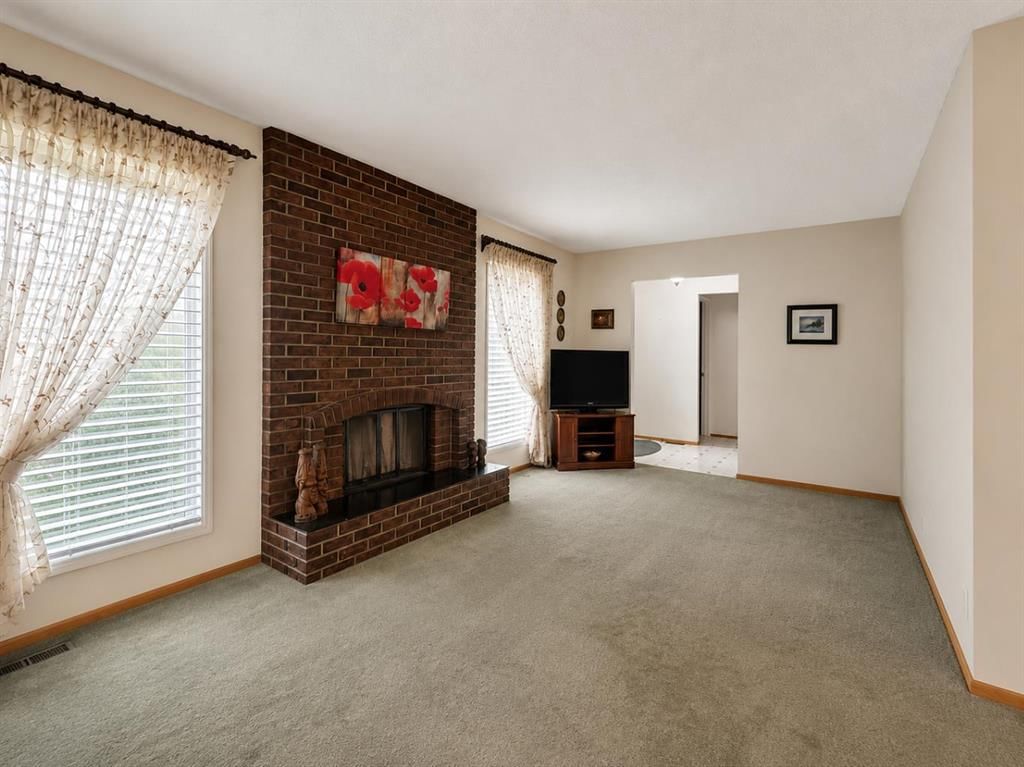 3135 60 Street NE, Calgary — photo 2 of 22