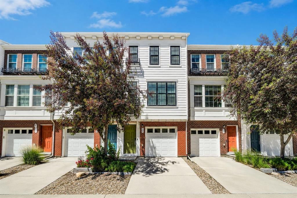 515 Nolanfield Villas NW, Calgary — main listing photo