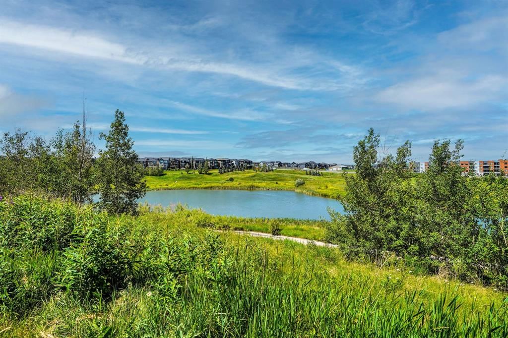 515 Nolanfield Villas NW, Calgary — photo 4 of 36
