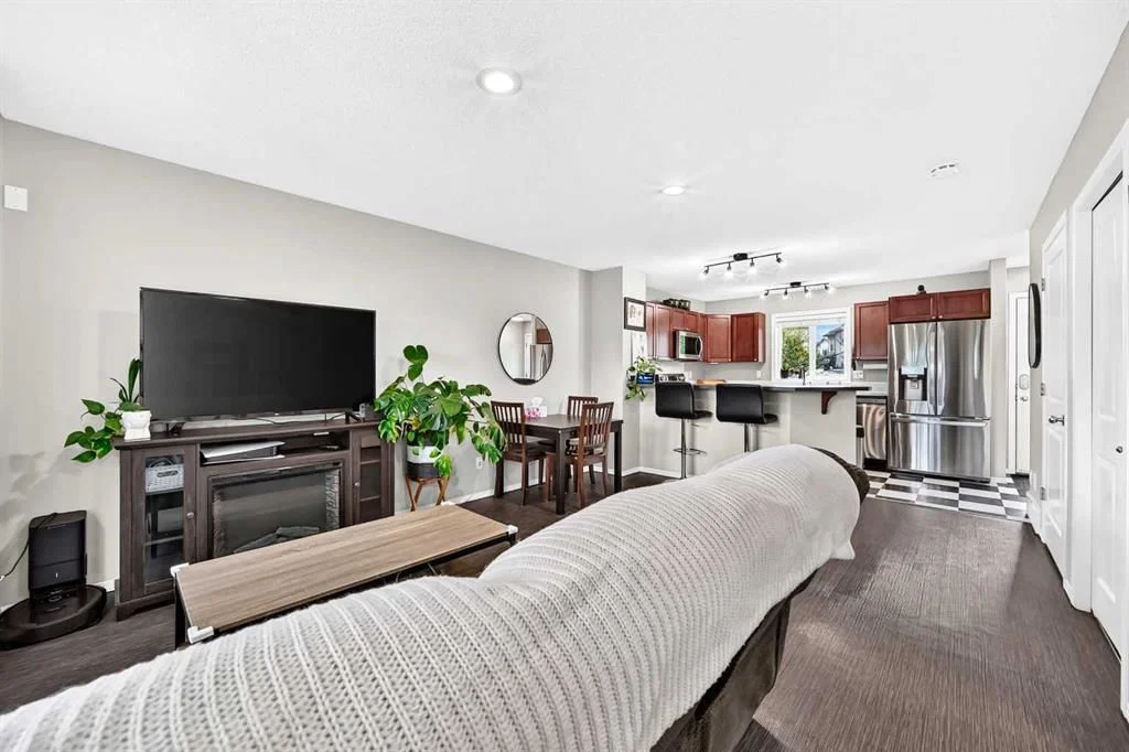 22 Everwillow Circle SW, Calgary — photo 4 of 41