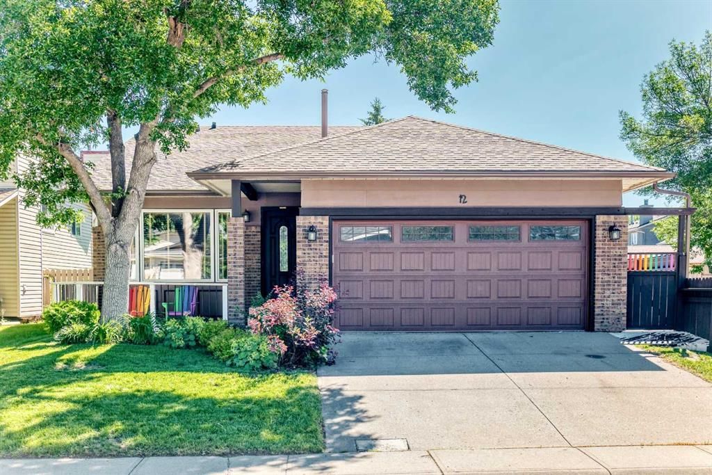 12 Sunvale Mews SE, Calgary — photo 2 of 37