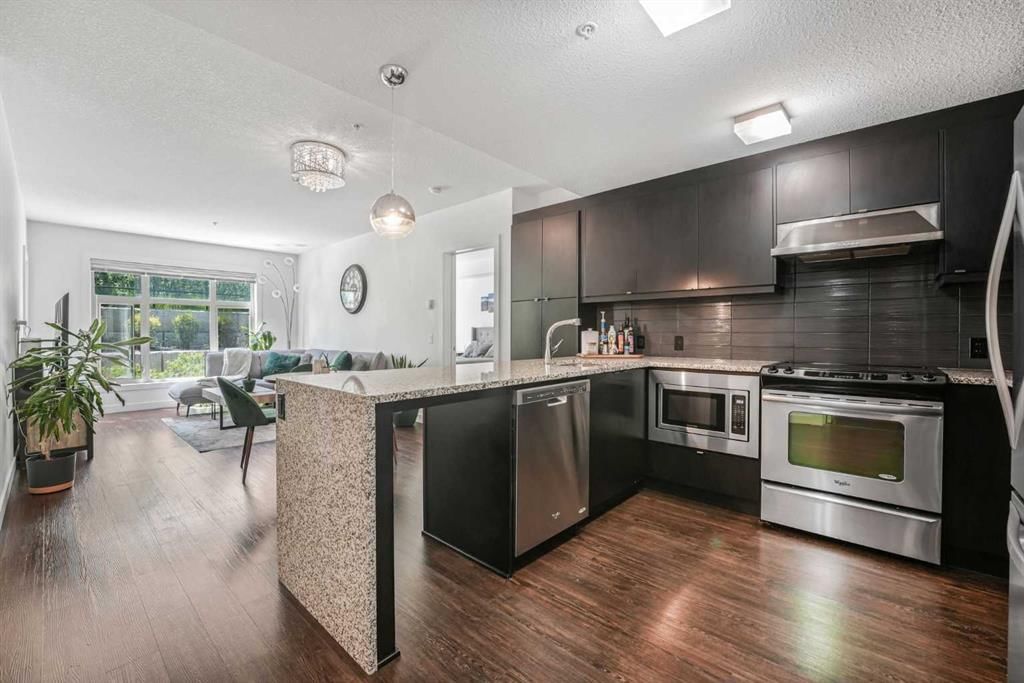 111, 25 Aspenmont Heights SW, Calgary — main listing photo