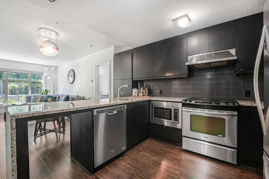 111, 25 Aspenmont Heights SW, Calgary — photo 3 of 33