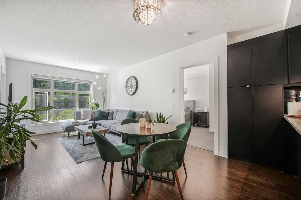 111, 25 Aspenmont Heights SW, Calgary — photo 5 of 33