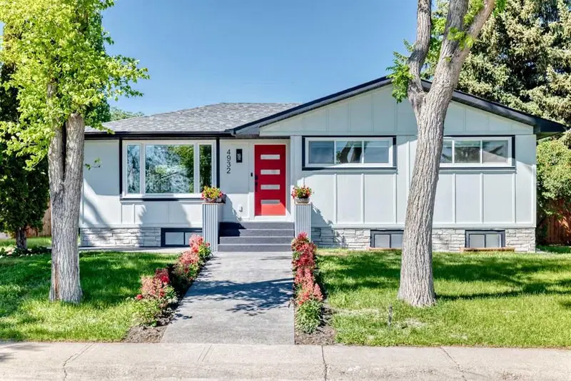 4932 8 Avenue SW, Calgary — main listing photo