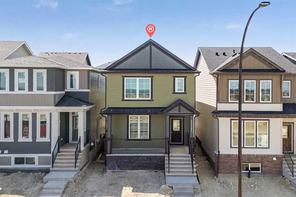 15445 45 Street SW, Calgary — main listing photo