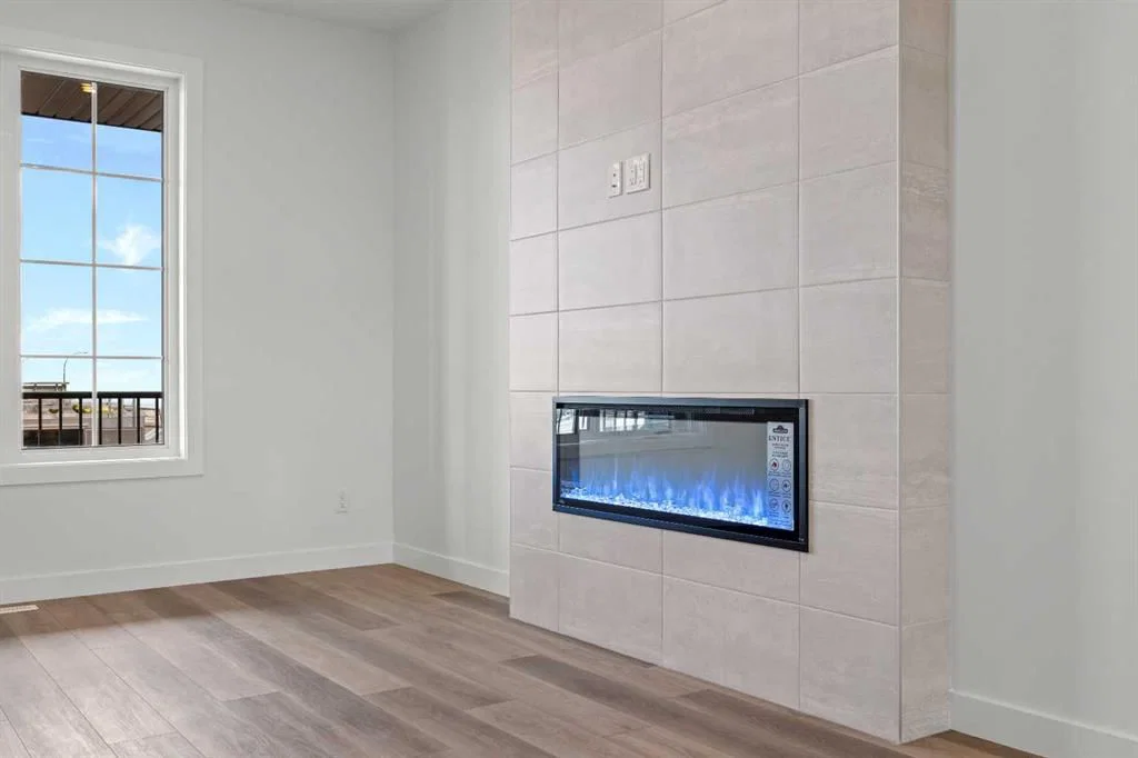15445 45 Street SW, Calgary — photo 4 of 47