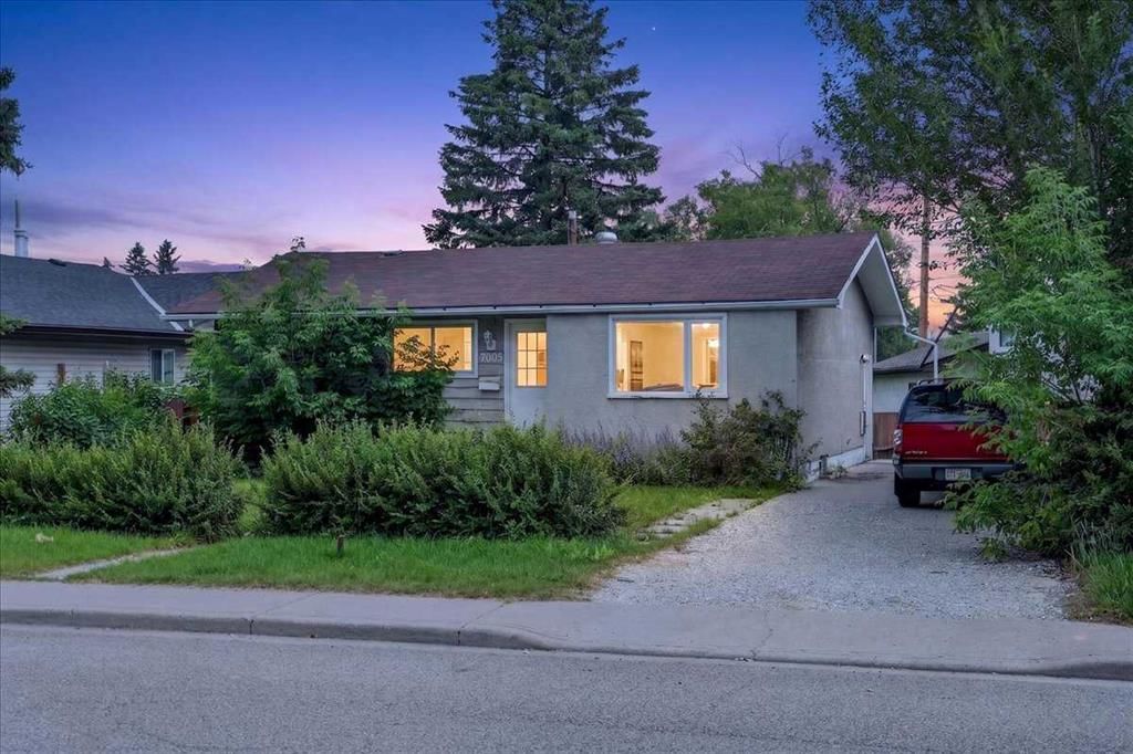 7804 34 Avenue NW, Calgary — photo 4 of 49