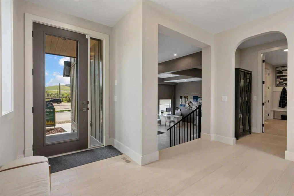 364 Greenwich Drive NW, Calgary — photo 3 of 49