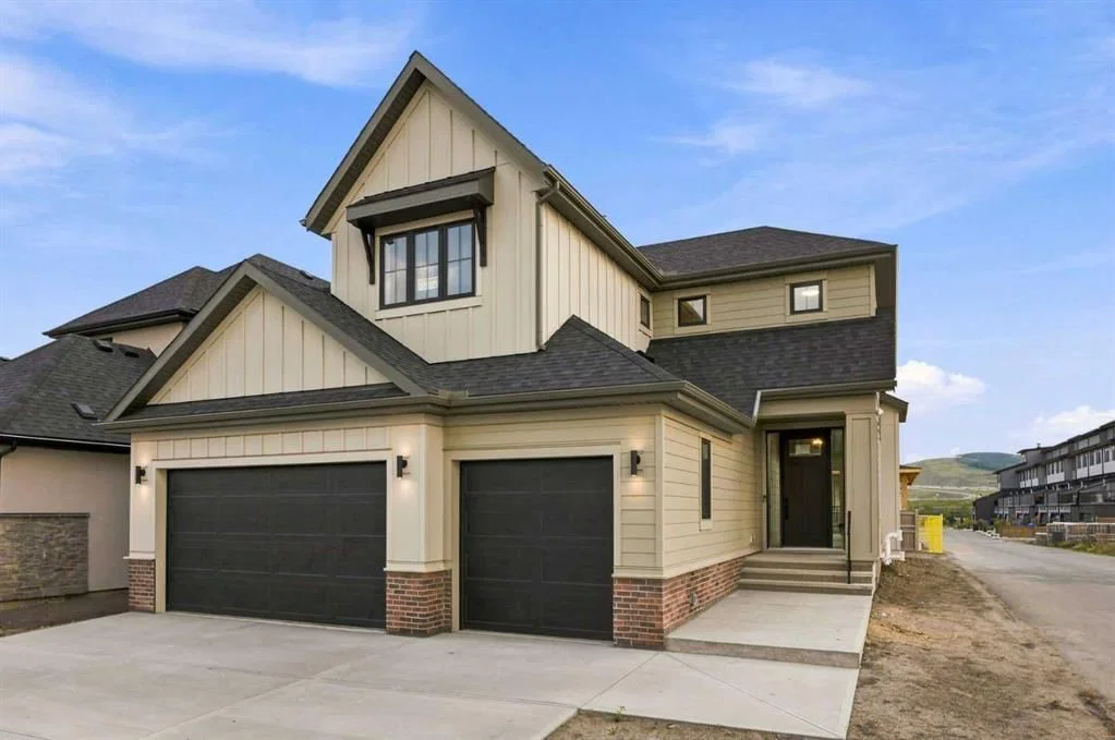 116 Greenwich Heath NW, Calgary — photo 2 of 50
