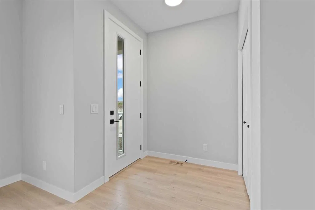 343 Belvedere Drive SE, Calgary — photo 3 of 34