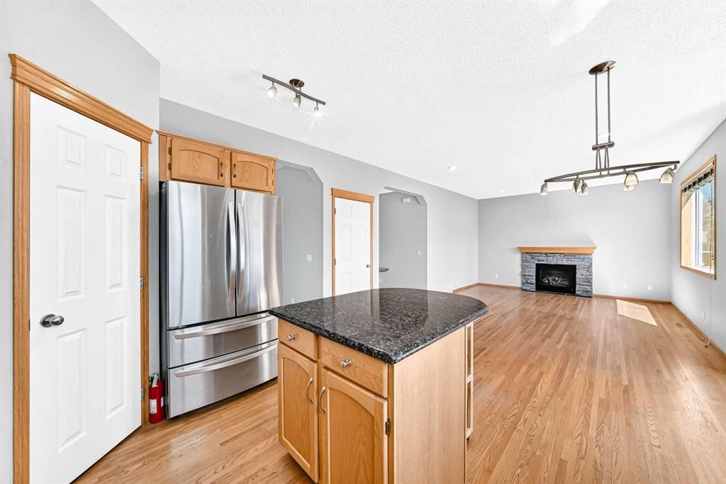 83 Edgeridge Close NW, Calgary — photo 5 of 50