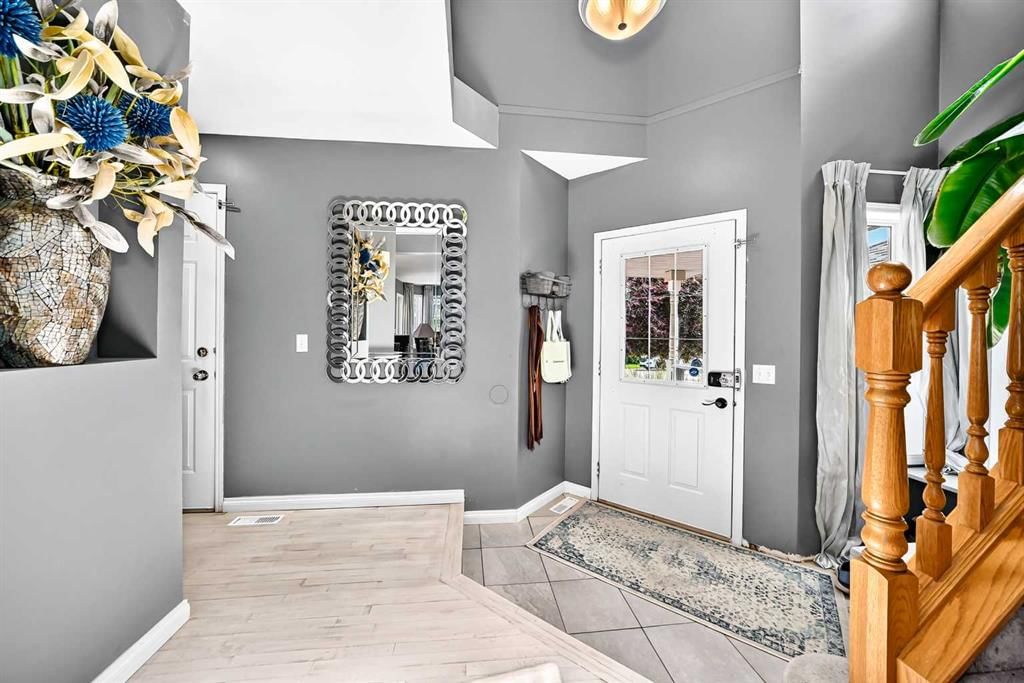 216 Hidden Spring Green NW, Calgary — photo 2 of 40